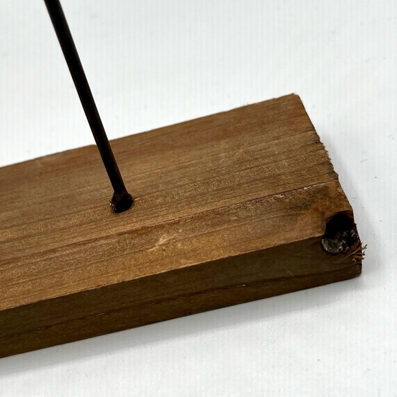 Distressed Wood Bunny on Post - Picture 15 of 15